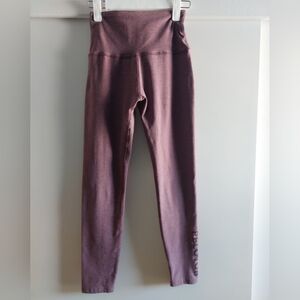 Beyond yoga expelliton "Caught in the Midi" legging purple medium Athlei…